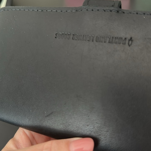 Women’s Portland Leather Bifold Wallet - Picture 4 of 4